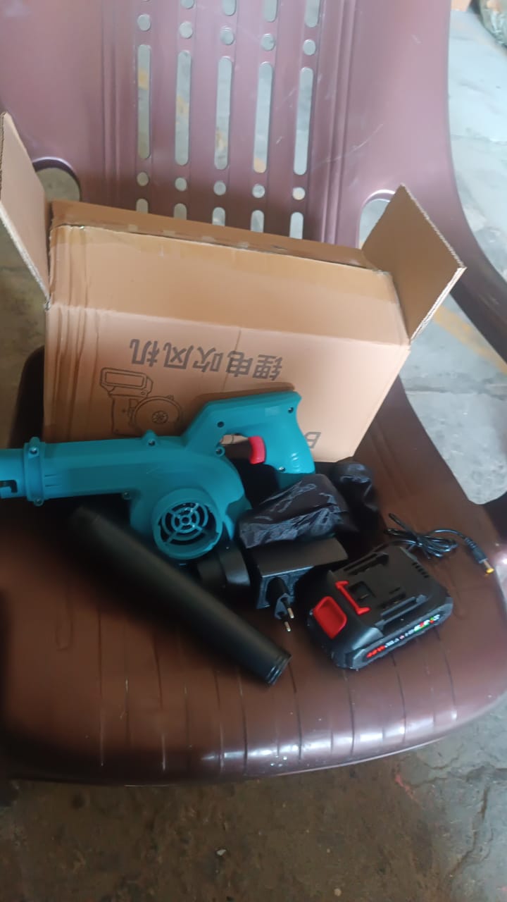 Multi-Purpose Home and Garden Air Blower and Suction Vacuum Combo Kit with Collection Bag for Easy Cleaning Multi-Purpose Home and Garden Air Blower and Suction Vacuum Combo Kit with Collection Bag for Easy Cleaning